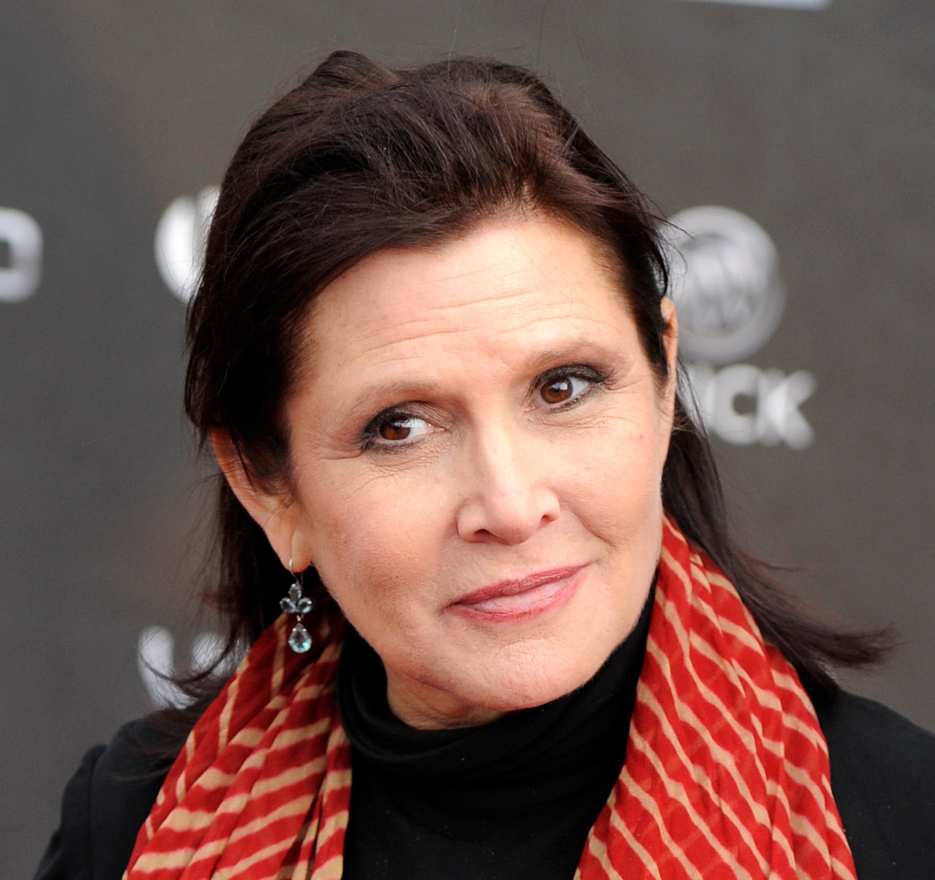 Carrie Fisher Child Of Hollywood And Star Wars Royalty Dies At 60 The New York Times