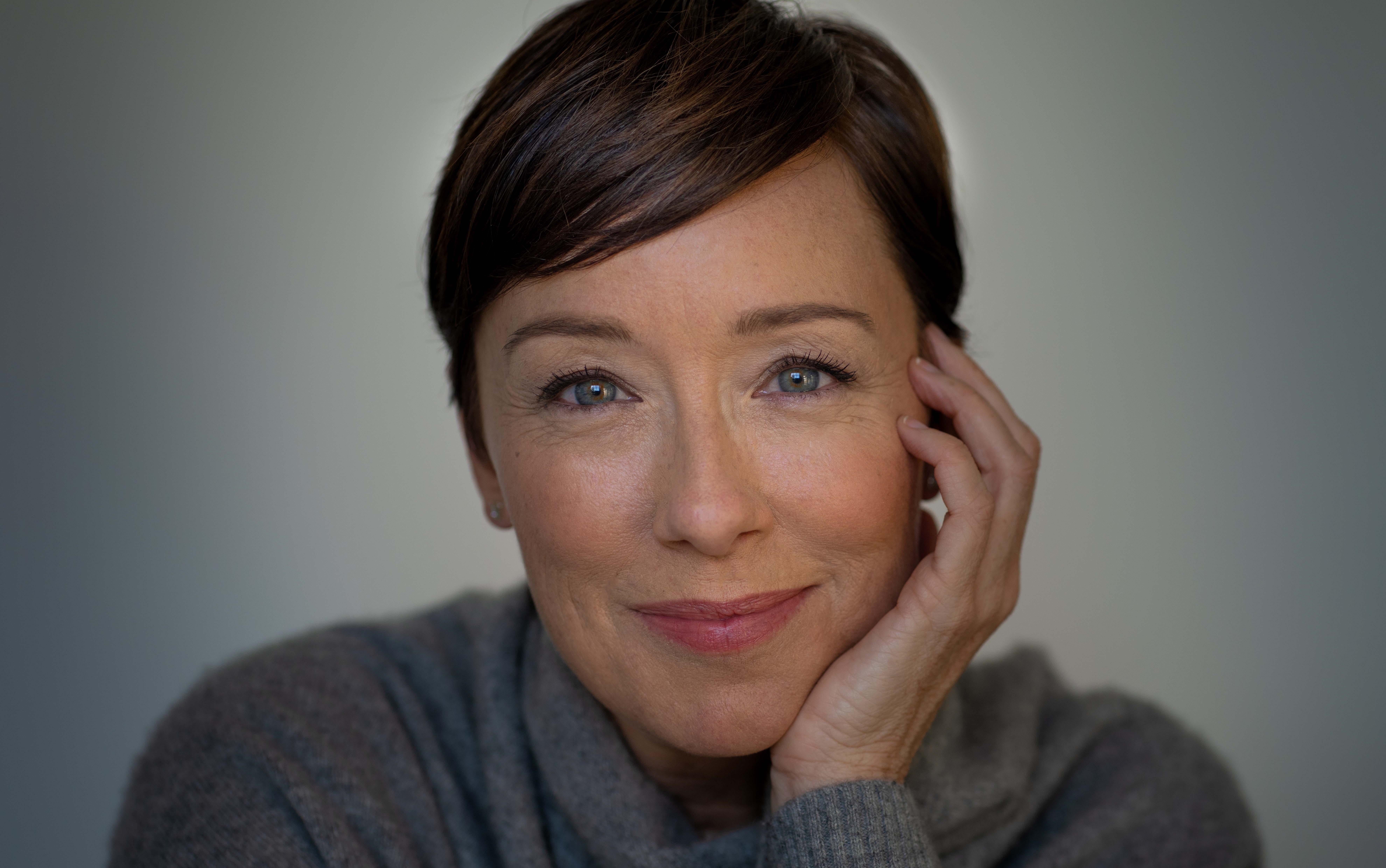 Molly Parker To Headline Fox Drama Series Doc 
