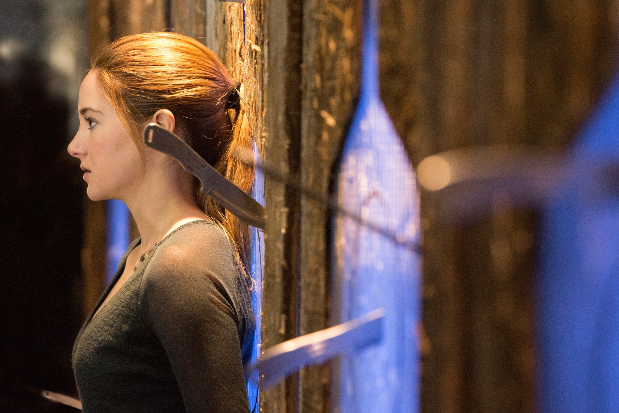 Review In Divergent Jolted Awake By Fear And Romance The New York Times