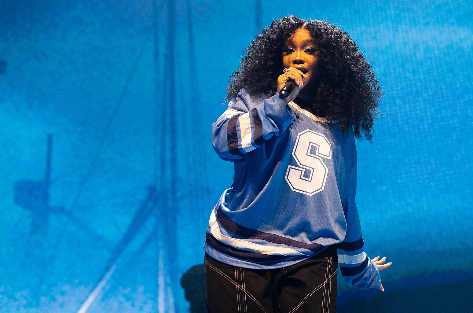 SZA Shares SOS Deluxe Album Details Reveals Set s New Title